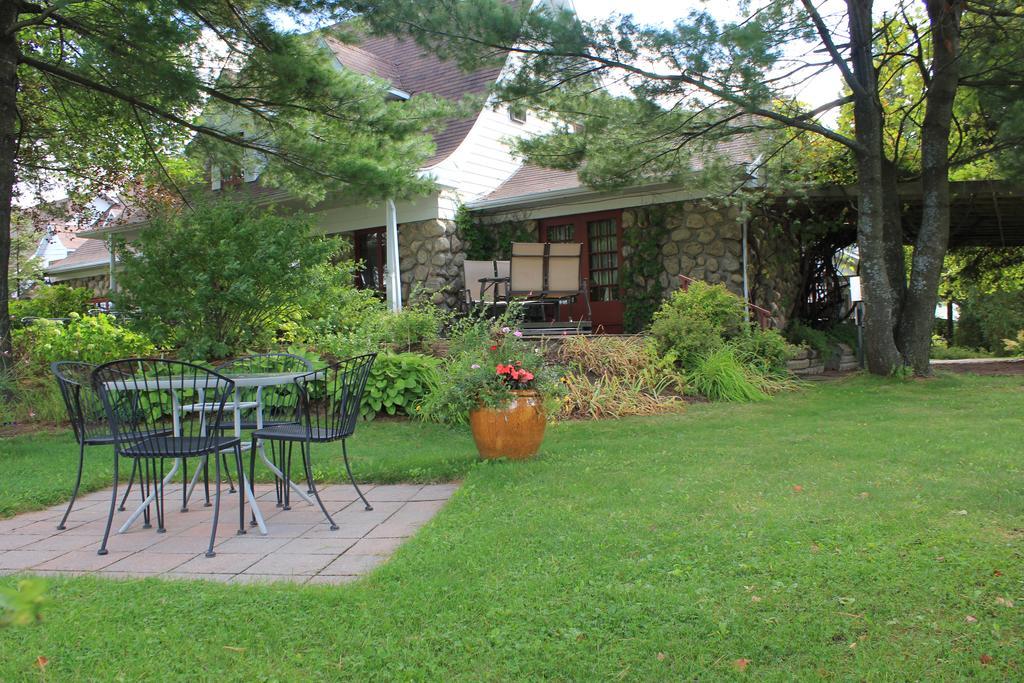 Auberge Le Flores GrandʼMère 외부 사진